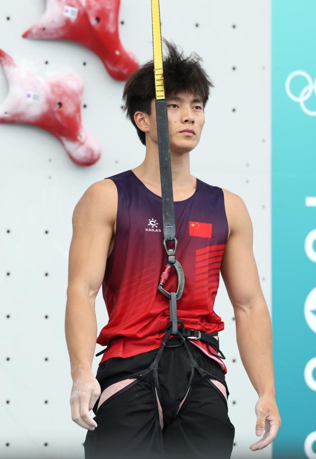 1723122917201067871.jpg 巴黎奥运会丨攀岩——男子速度赛:伍鹏获得银牌XxjpseC010708_20240808_MVPFN0A001.jpg